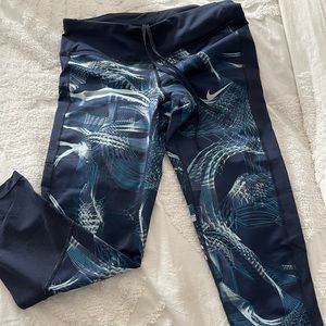 Capri dri-fit pants with drawstring
